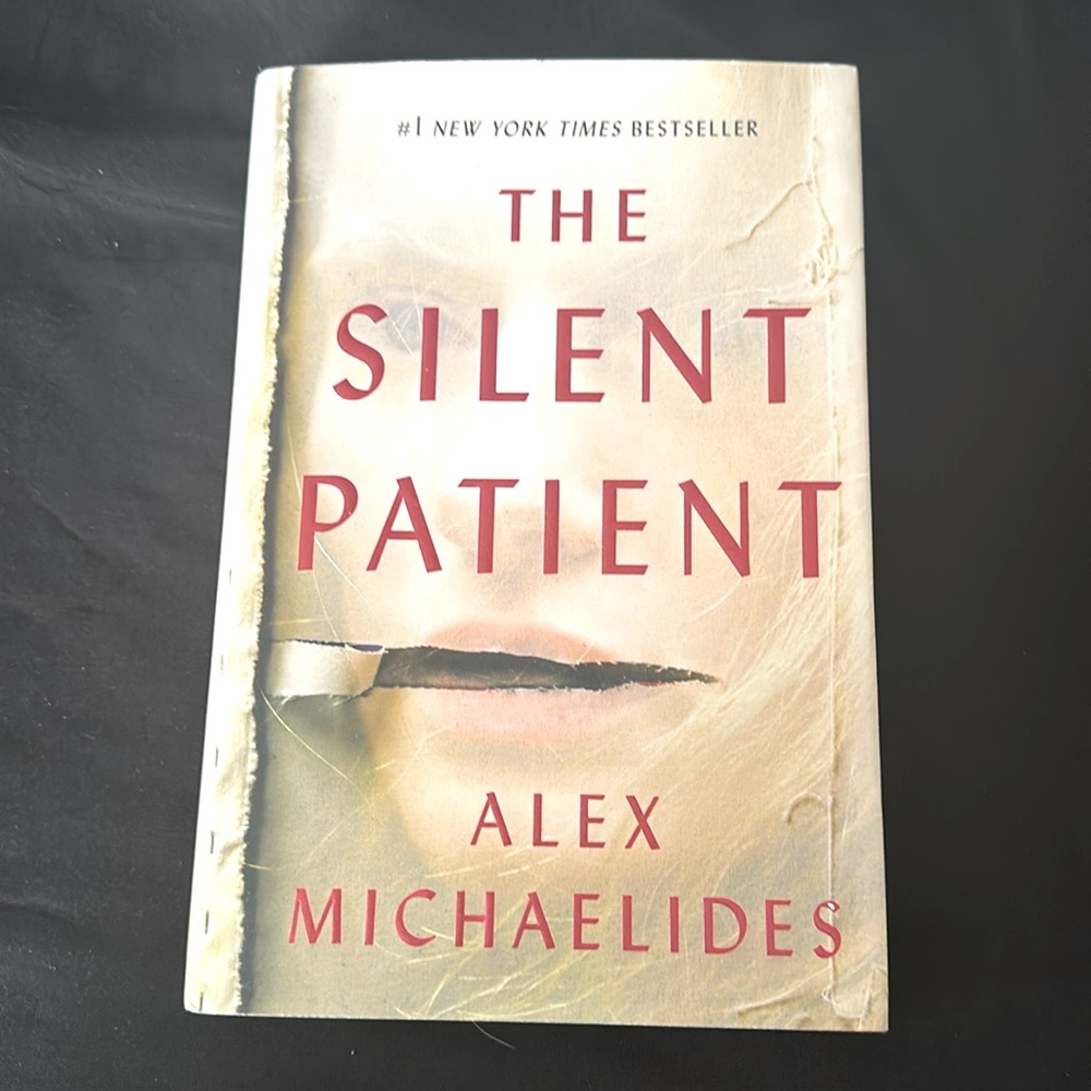 5/$25 Hardcover book. “The Silent Patient” by Alex Michaelides